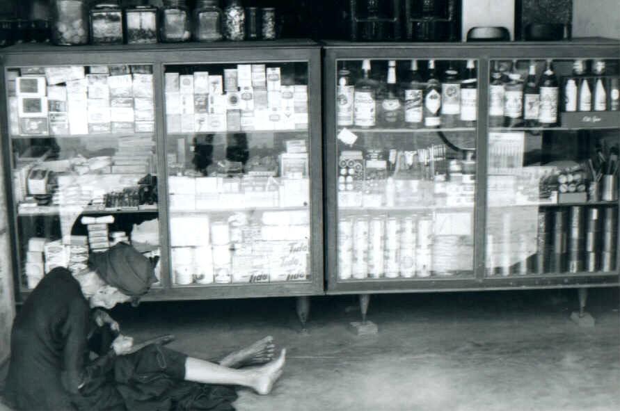 nam_oldwomannstoreabg.jpg 891w X 591h 66KB